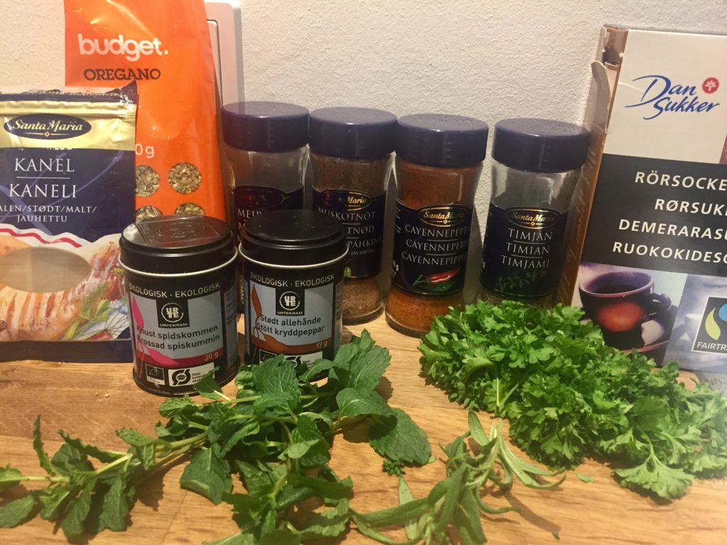 Madfilosofie.dk Moussaka med hjemmelavet mornaysauce og varme krydderier